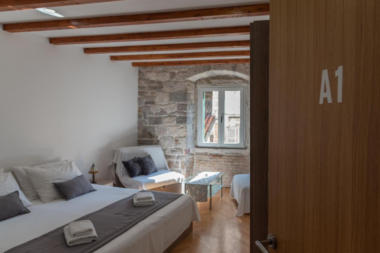 Camenno Apartments-The Heart Of Diocletian'S Palace-Open All Winter! スプリト エクステリア 写真